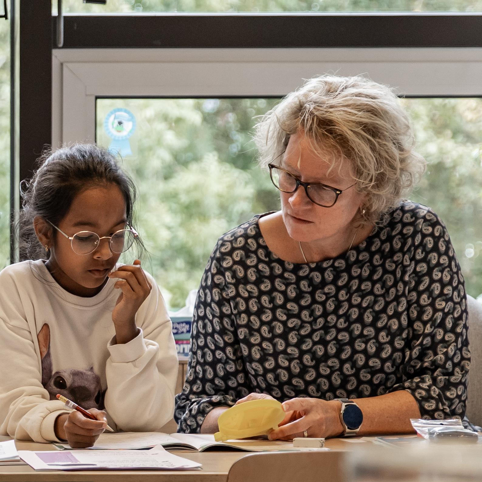 Leerkracht obs dik trom leg uit